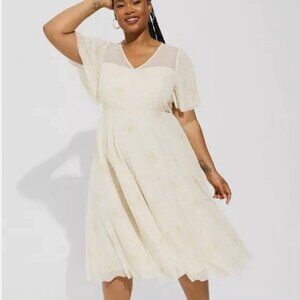 NWT Torrid Celestial Ivory Gold Flutter Sleeve Dress Size 16